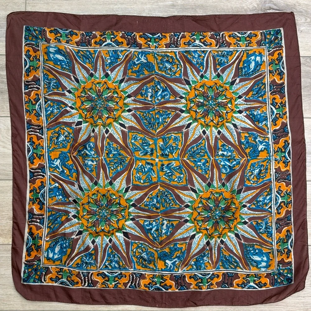 Vintage Zodiac Scarf‎